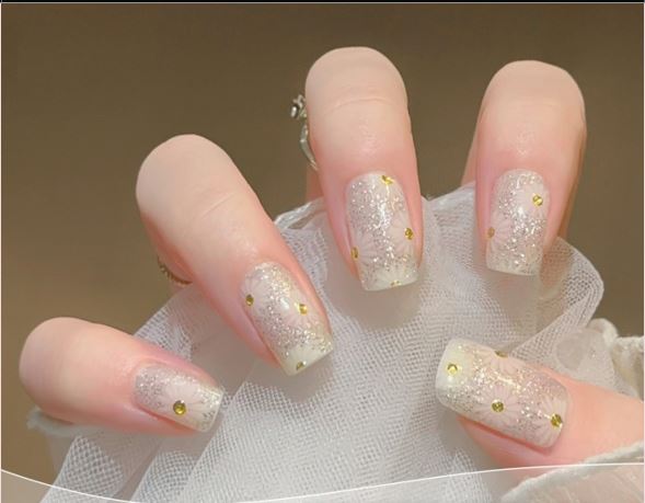 Daisy Sparkle (Non-UV Gel)_Selbstklebende Gelnagelfolien – 3D-Gel-Optik ohne UV-Lampe | 15 Tage Halt | 20 Stück