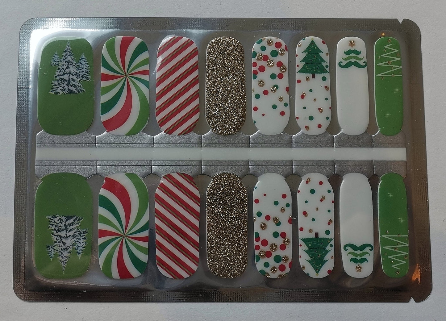 Festive Evergreen Charm (NPW)